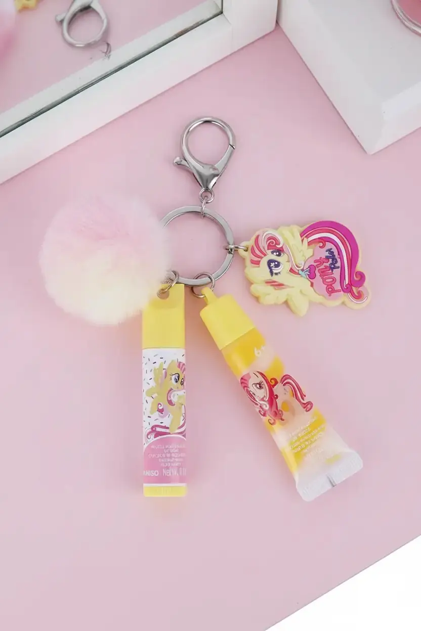 My Little Pony Lisanslı Fluttershy Ponpon Anahtarlıklı Dudak Bakım Seti – Nemlendirici Bakım