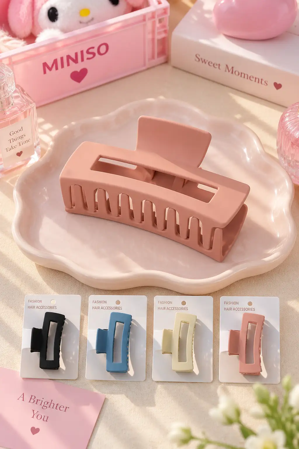 Miniso Lisanslı Dikdörtgen Kıskaçlı Toka 9 Cm – Modern Tasarım Sağlam Tutuşlu Saç Aksesuarı