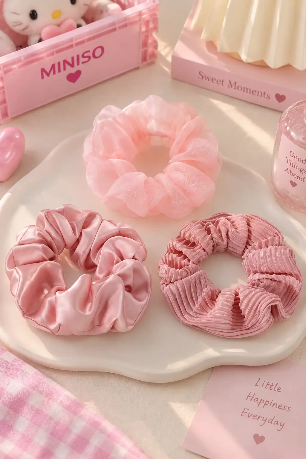 Miniso Lisanslı Büyük Kumaş Saç Lastiği 3 Parça – Pembe Hacimli Scrunchie Toka Seti 11 Cm