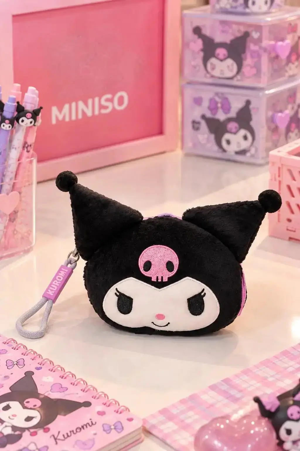 Sanrio Lisanslı Kuromi Peluş Cüzdan 14,5 Cm – Askılı Bozuk Para