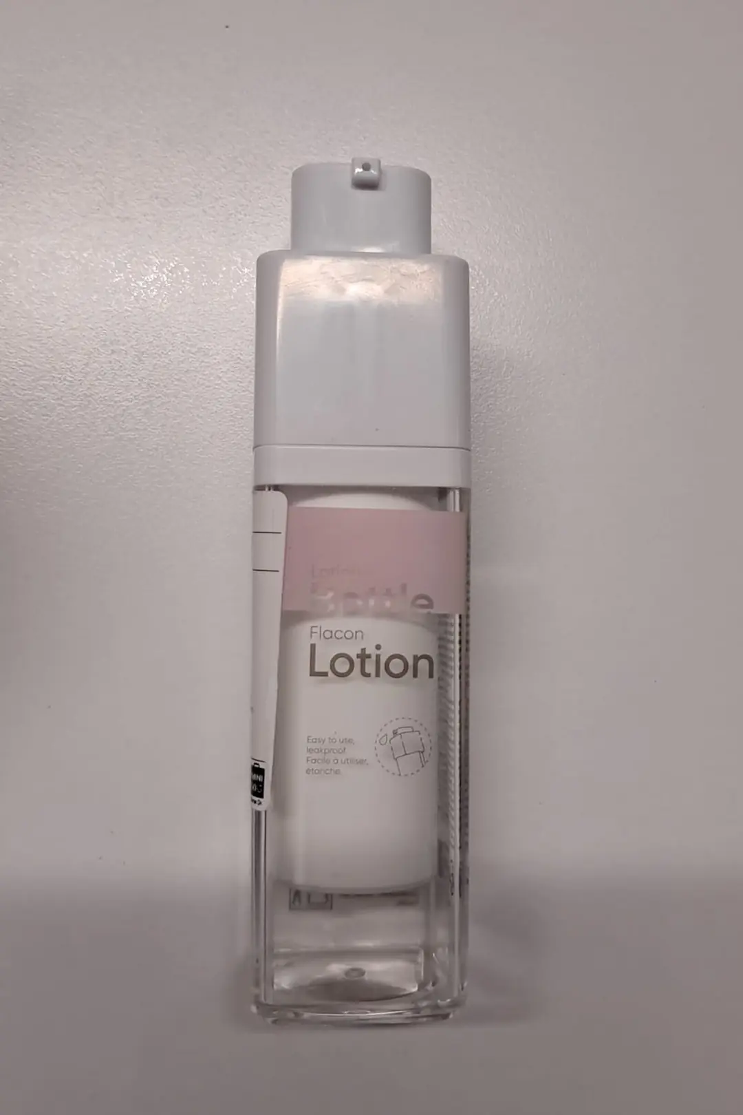 Miniso Lisanslı Vakumlu Pompalı Losyon Şişesi 30 ml – Sızdırmaz Seyahat Tipi
