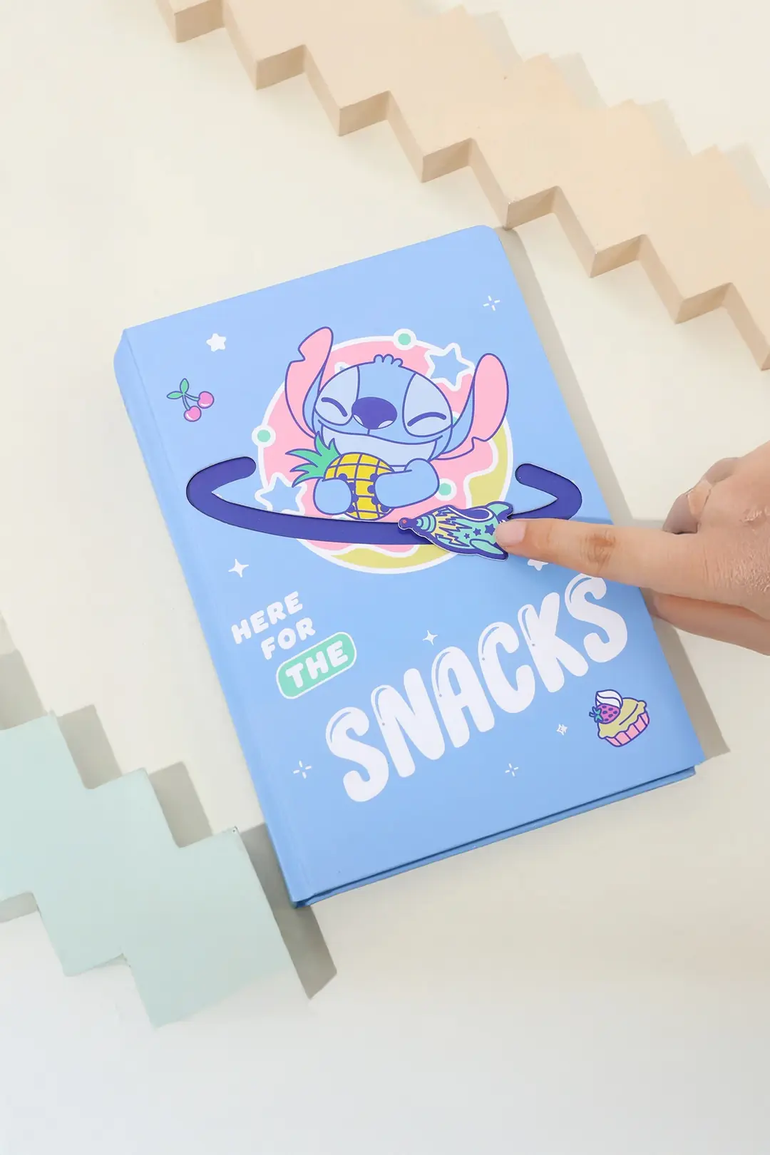 Disney Lilo & Stitch Lisanslı Uçak Kabartmalı Sert Kapak Defter – 80 Yaprak