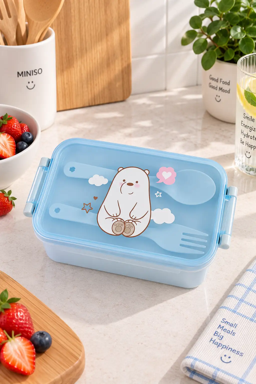 We Bare Bears Lisanslı Kutup Ayısı Çatal Kaşıklı Yemek Kabı – 470 Ml Beslenme Kutusu 18,5 Cm