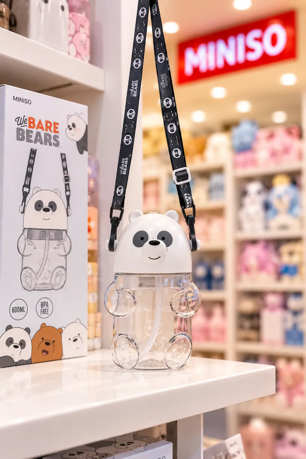 We Bare Bears Lisanslı Panda Figür Plastik Suluk – Askılı ve Pipetli Çocuk Matarası 600 ML