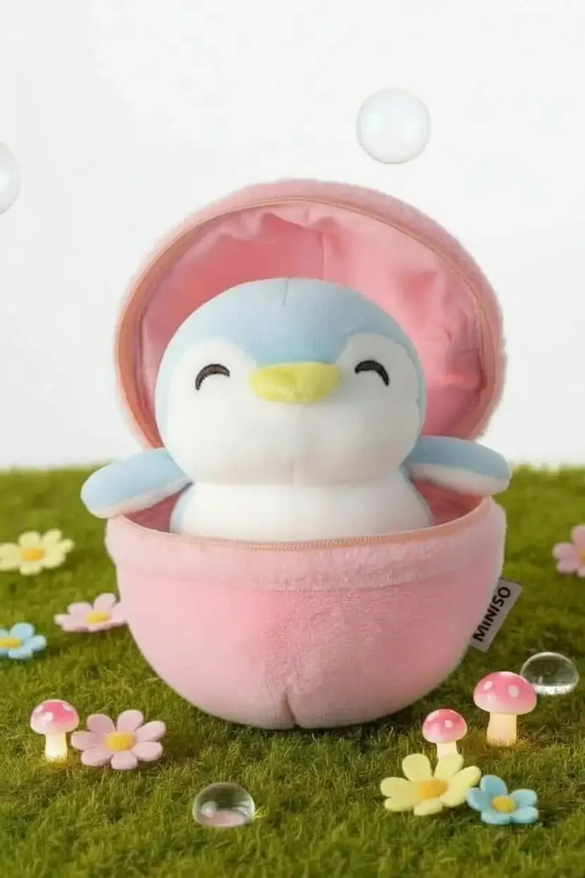 Miniso Lisanslı Meyve İçindeki Penguen Peluş Oyuncak Çilek 13 Cm – Yumuşacık Sarılmalık