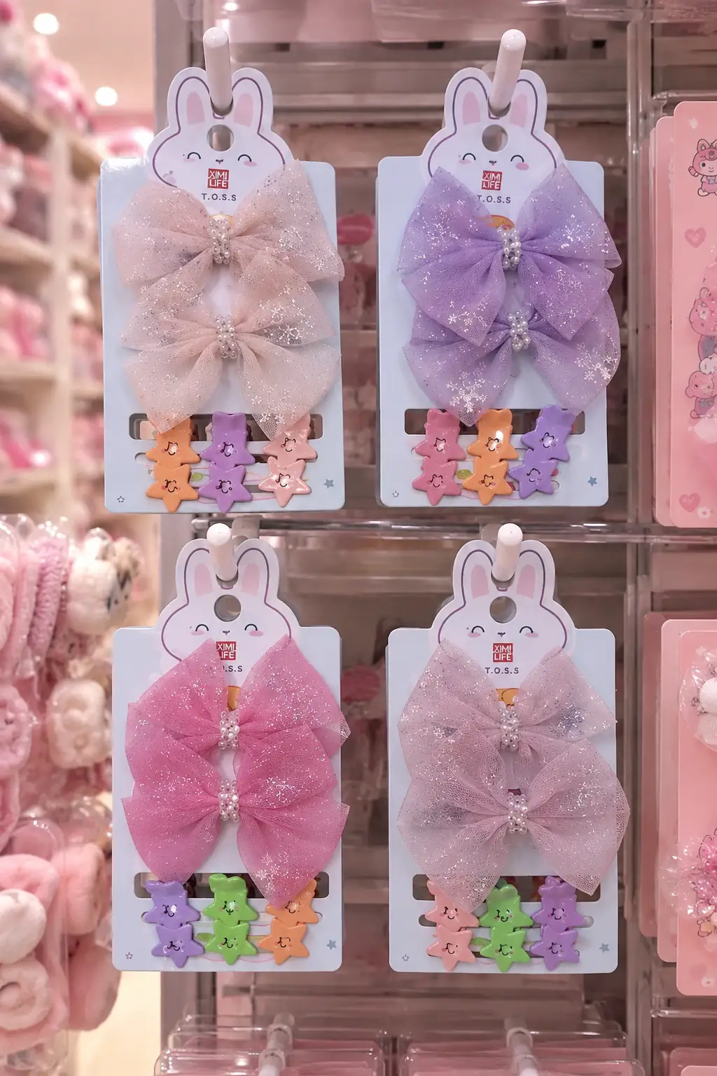 Pembe Fiyonklu Lastik Toka 2'Li Ve Minik Mandal Toka 6'Lı – Şık Ve Eğlenceli Saç Aksesuarı Seti