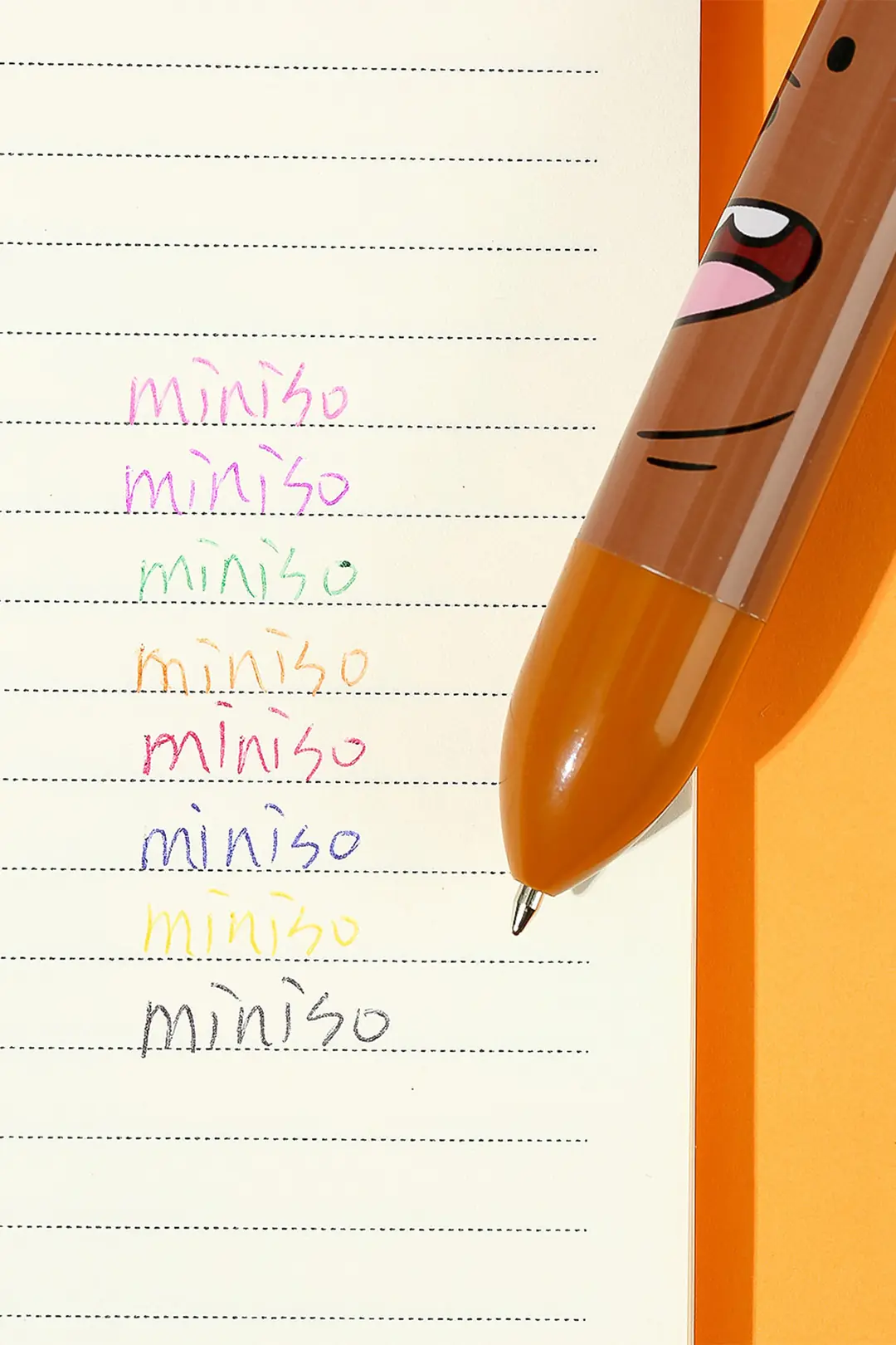 We Bare Bears Lisanslı 8 Renkli Çoklu Tükenmez Kalem - Eğlenceli ve Pratik Yazı Deneyimi