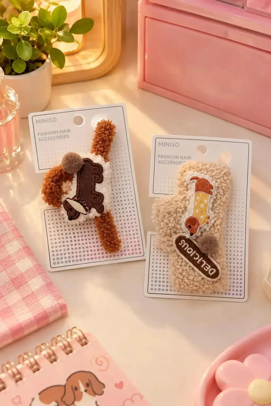 Miniso Lisanslı Dachshund Kabarık Pençe Toka – Fantazi Serisi 11 Cm
