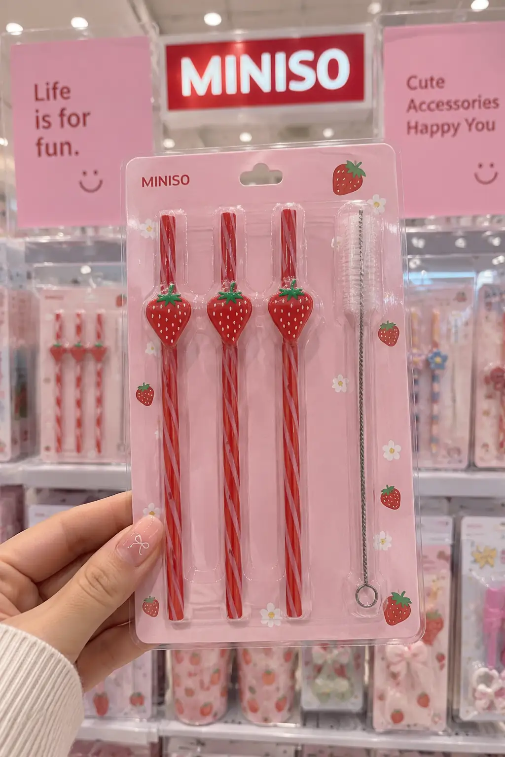 Miniso Lisanslı Çilek Serisi Fırçalı Pipet Seti – 4 Parça Tekrar Kullanılabilir