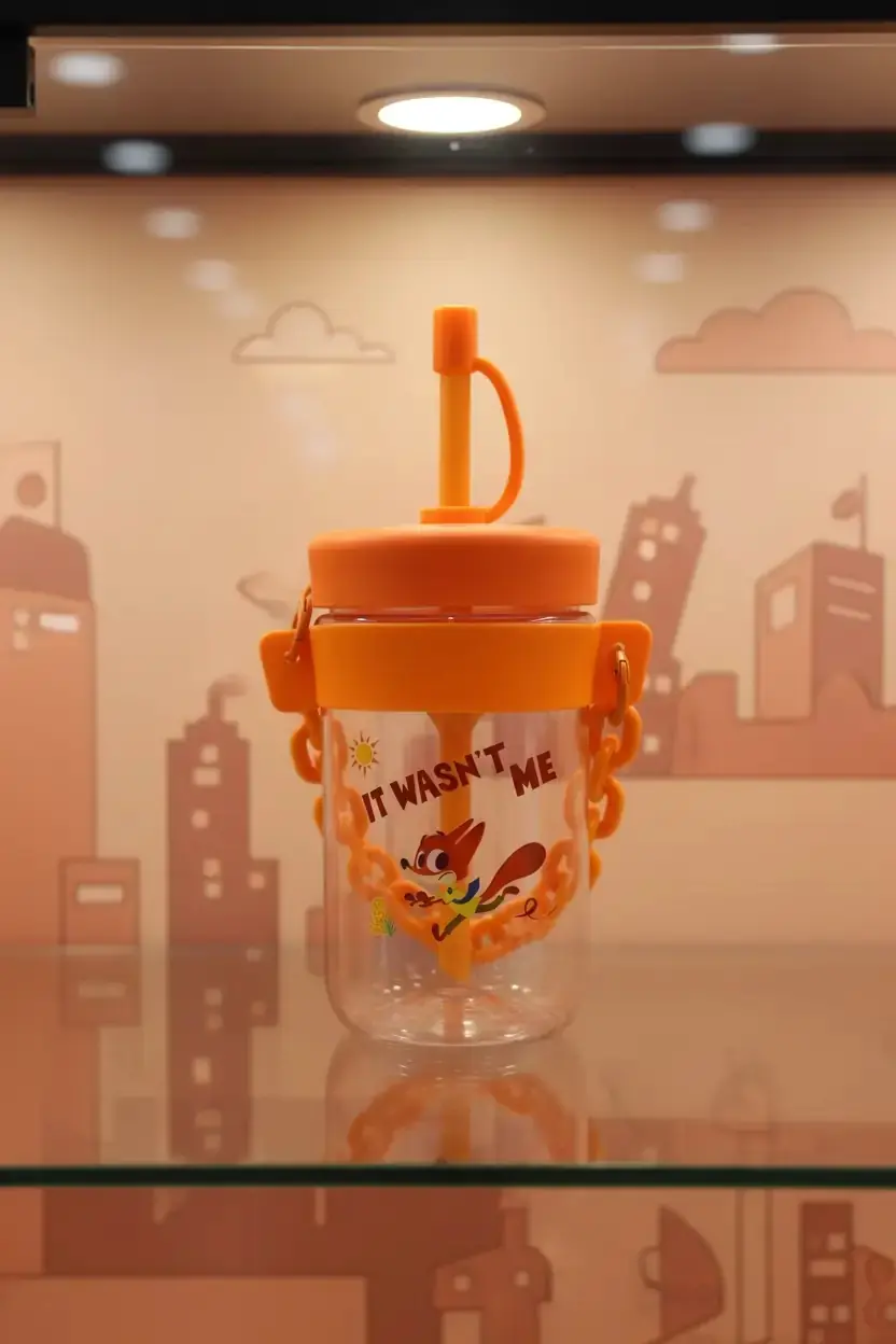 Disney Lisanslı Zootropolis Nick Wilde Askılı Pipetli Su Kabı 550 ML – Sızdırmaz & Hafif