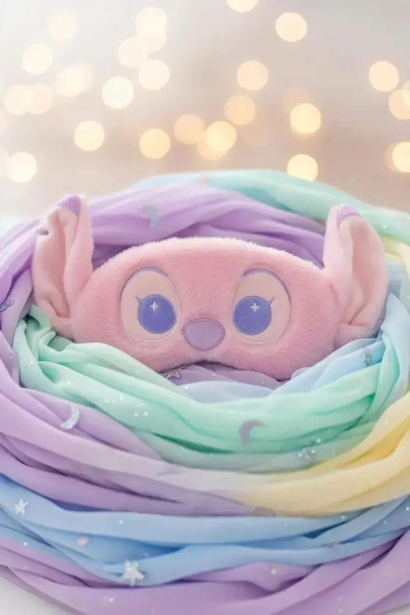 Lilo & Stitch Lisanslı Angel Peluş Uyku Gözlüğü – Pembe 17 Cm Yumuşak Tasarım