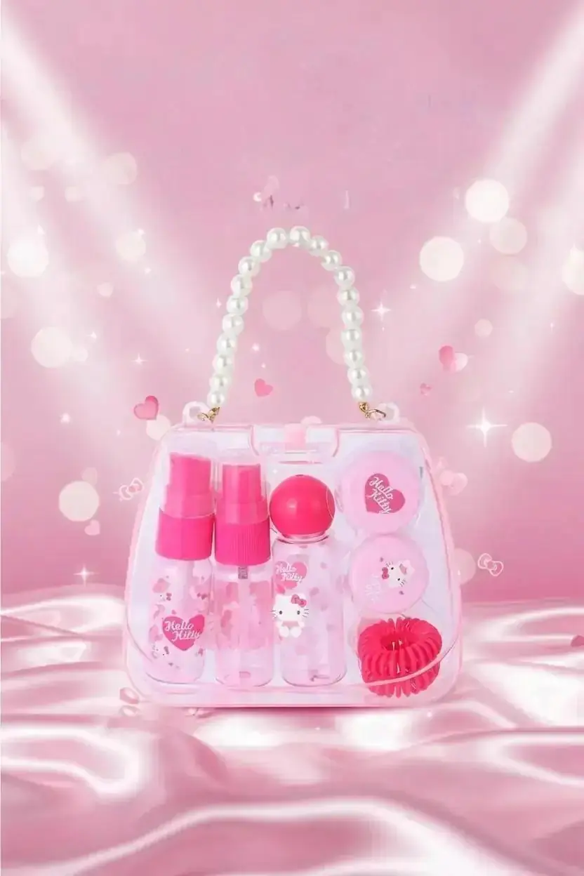 Sanrio Lisanslı Hello Kitty Pembe Serisi 7'li Seyahat Seti – Şeffaf Çantalı Kozmetik Şişe Seti 12 Cm