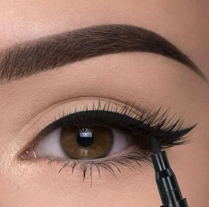Yeni başlayanlar için eyeliner nasıl kullanılır?