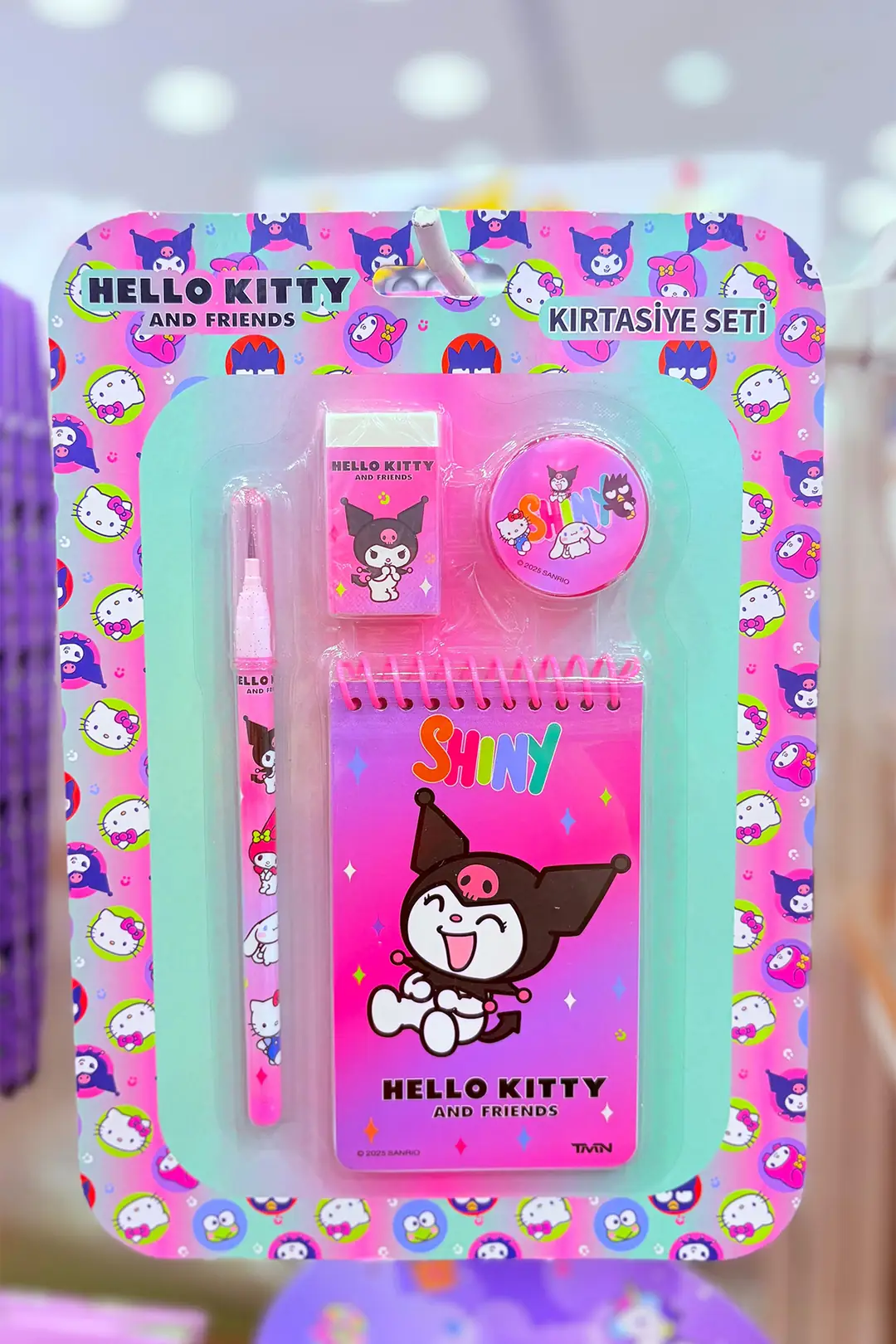 Timon Sanrio Lisanslı 4'lü Kırtasiye Seti – Kuromi Tasarımlı