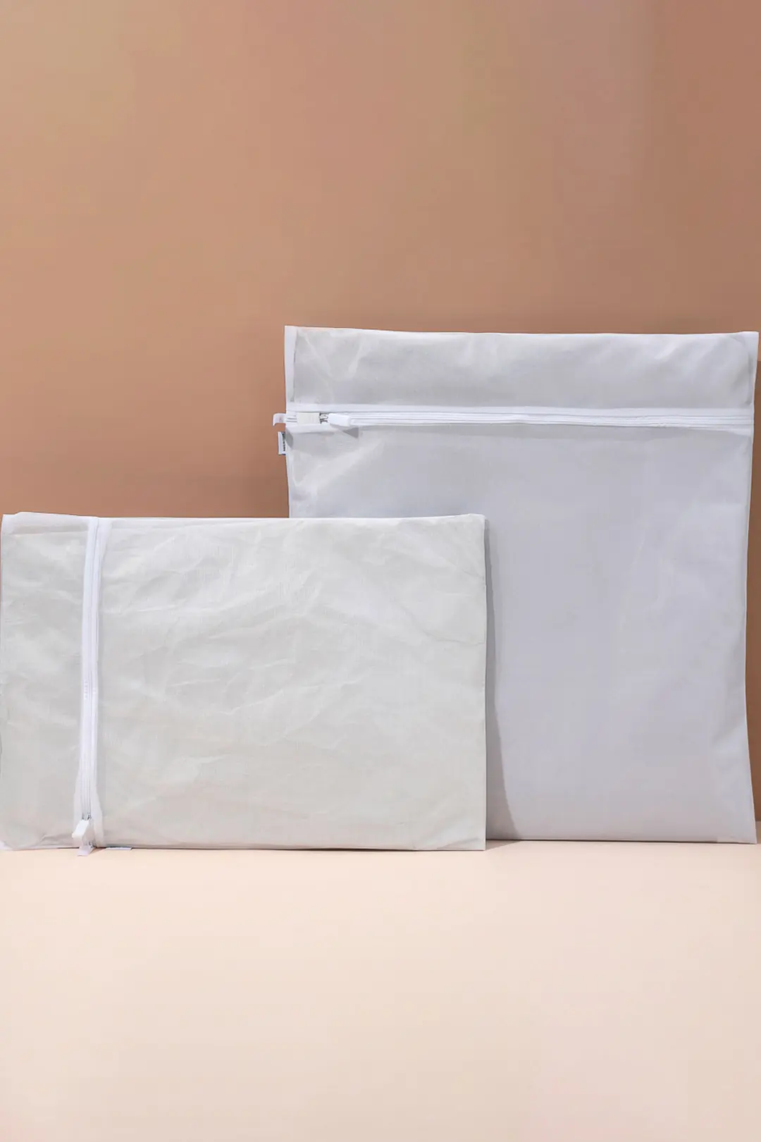 Miniso Lisanslı Çamaşır Torbası Seti 2'li – Fermuarlı ve Koruyucu Tasarım