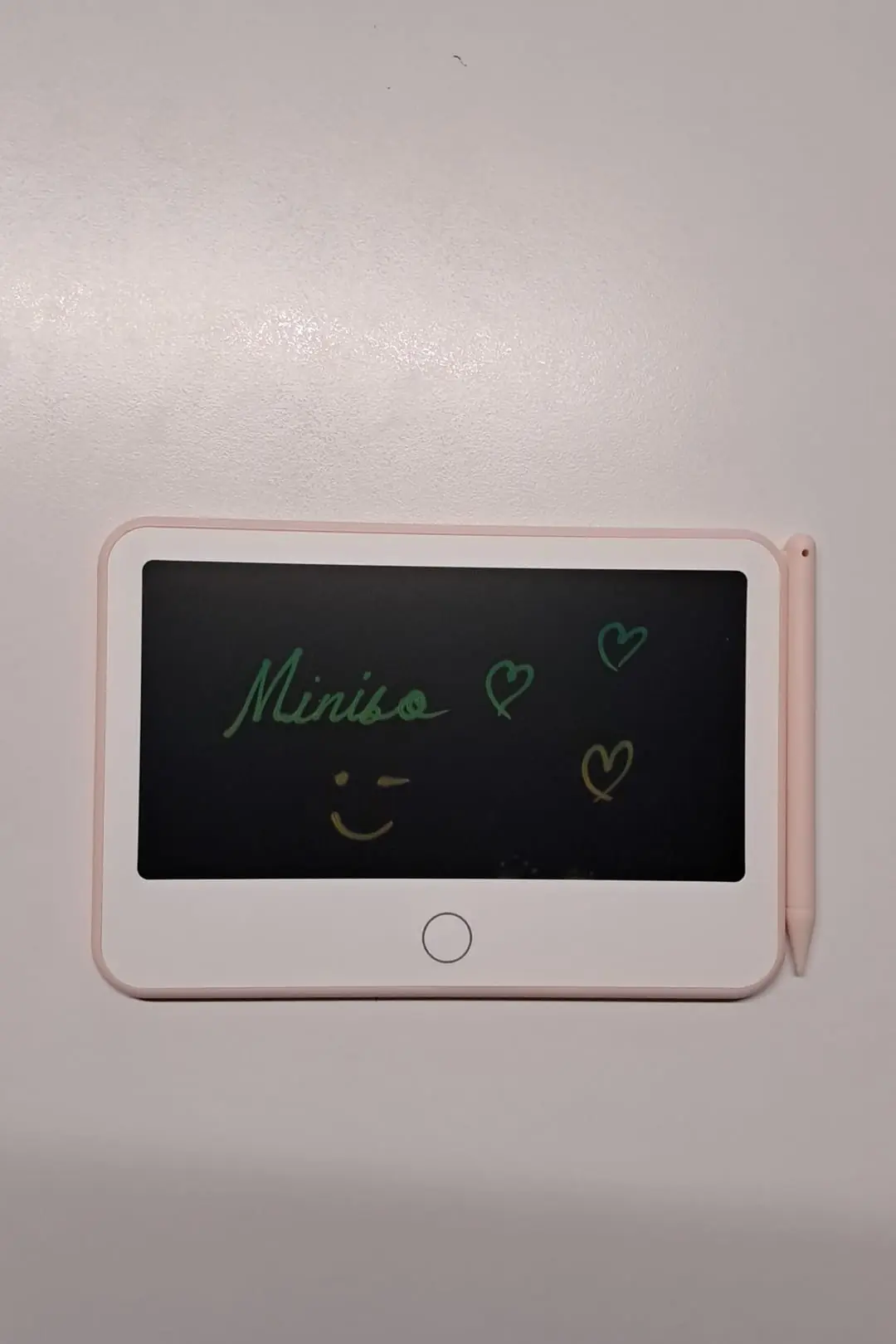 Miniso Lisanslı 7 İnç Yatay LCD Yazı ve Çizim Tableti – Taşınabilir Eğitici Oyuncak