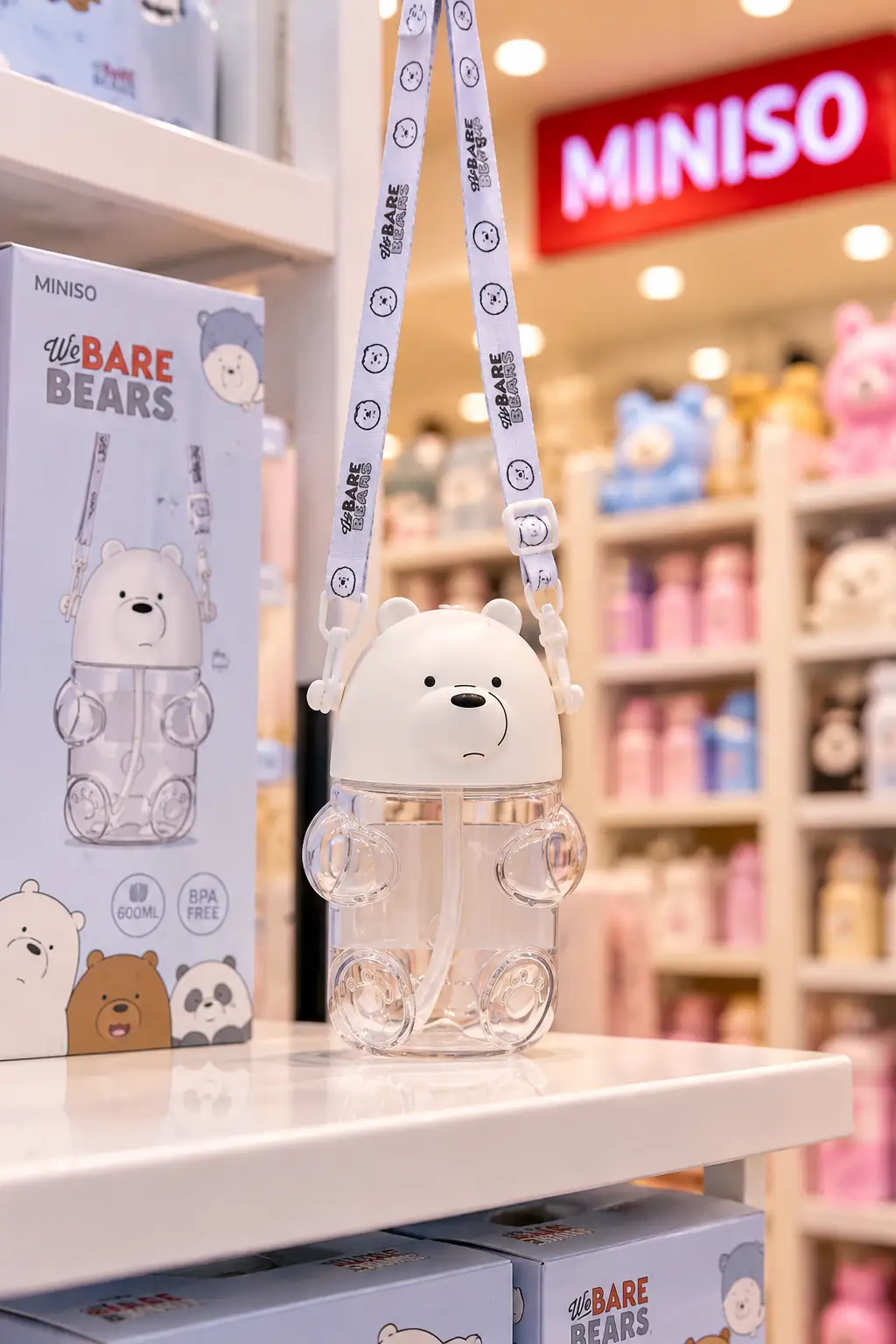 We Bare Bears Lisanslı Kutup Ayısı Figür Plastik Suluk – Askılı ve Pipetli Çocuk Matarası 600 ML