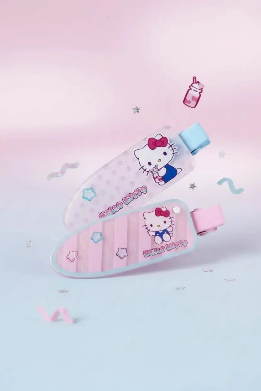 Hello Kitty Lisanslı Tatlı Fabrika Saç Tokası Seti (2 Adet) – Akrilik & Metal