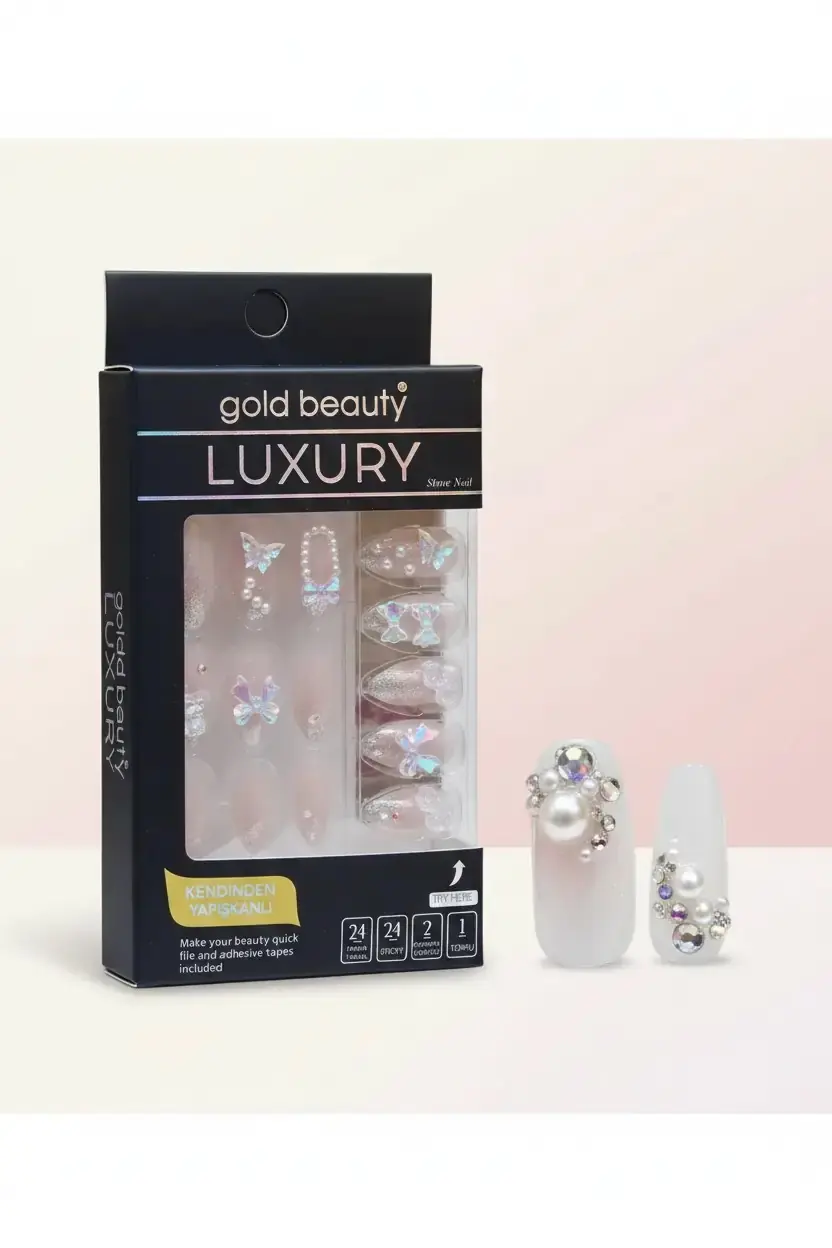Gold Beauty Taşlı Takma Tırnak – Kendinden Yapışkanlı ve Zarif Detaylı Pratik Set