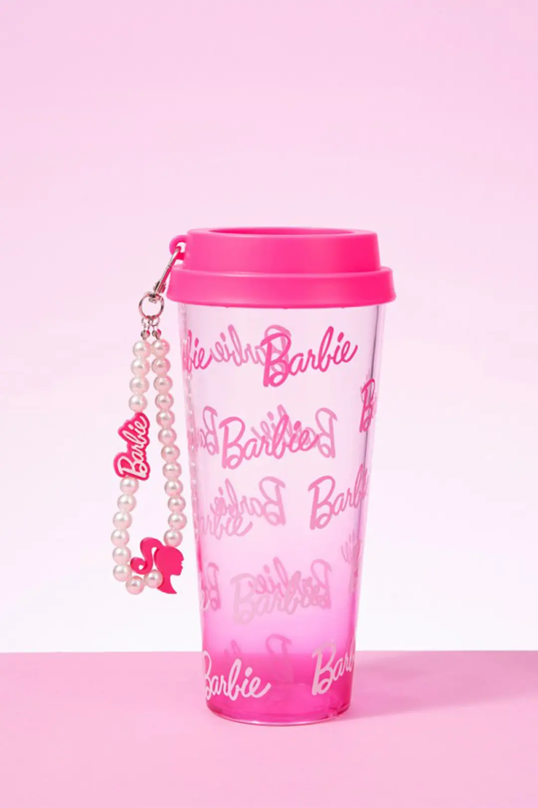 Barbie Lisanslı Plastik Şişe – Şık Boncuk Tutacaklı Ergonomik Tasarım 640 ML