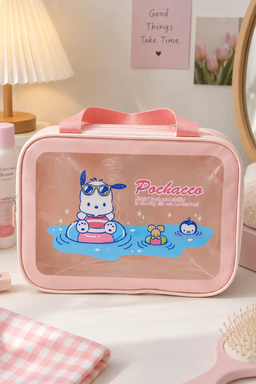 Sanrio Lisanslı Pochacco Seyahat Çantası - PU Deri ve PVC Detaylı Fonksiyonel Kozmetik Çantası