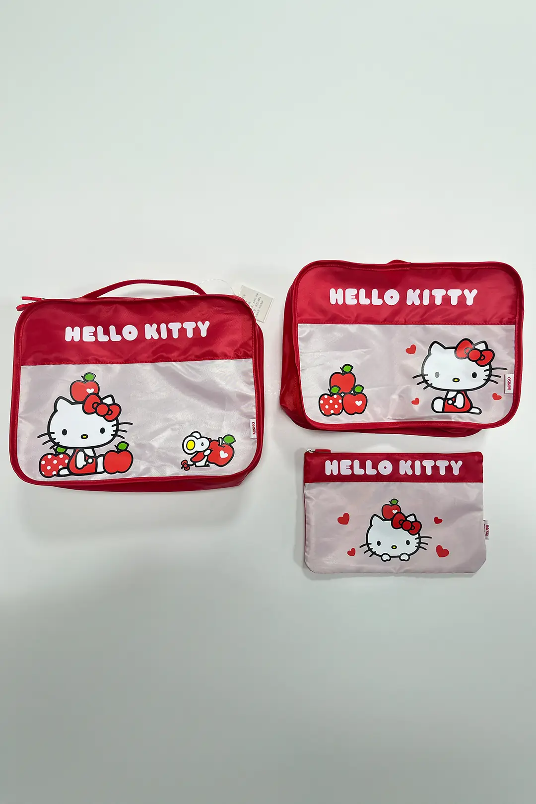 Sanrio Lisanslı Hello Kitty Seyahat Çantası – Valiz Düzenleyici 3’lü Set 32 Cm