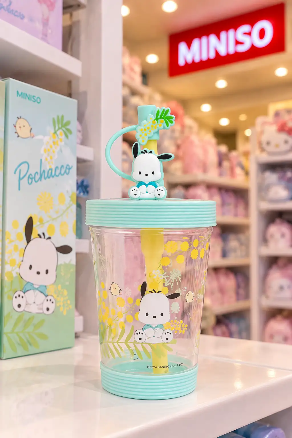 Sanrio Lisanslı Sızdırmaz Kapaklı Pipetli Plastik Bardak Pochacco 535 ml