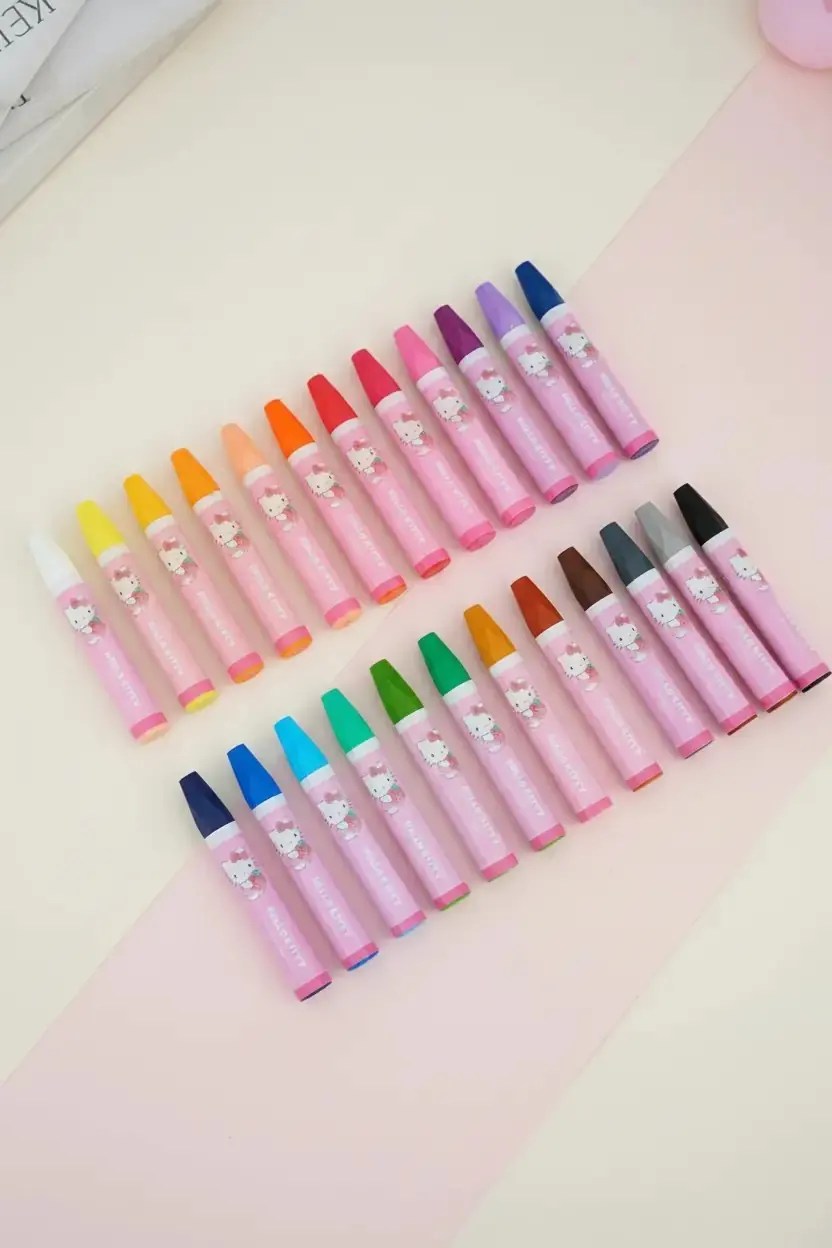 Sanrio Lisanslı Hello Kitty Çilek Serisi 24'lü Yağlı Pastel Boya Seti