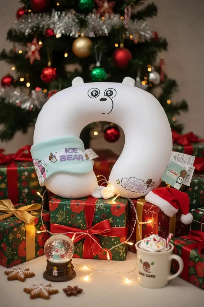 We Bare Bears Lisanslı Kutup Ayısı Boyun Yastığı ve Uyku Gözlüğü Seti – Yumuşak Dokulu Seyahat Yastığı