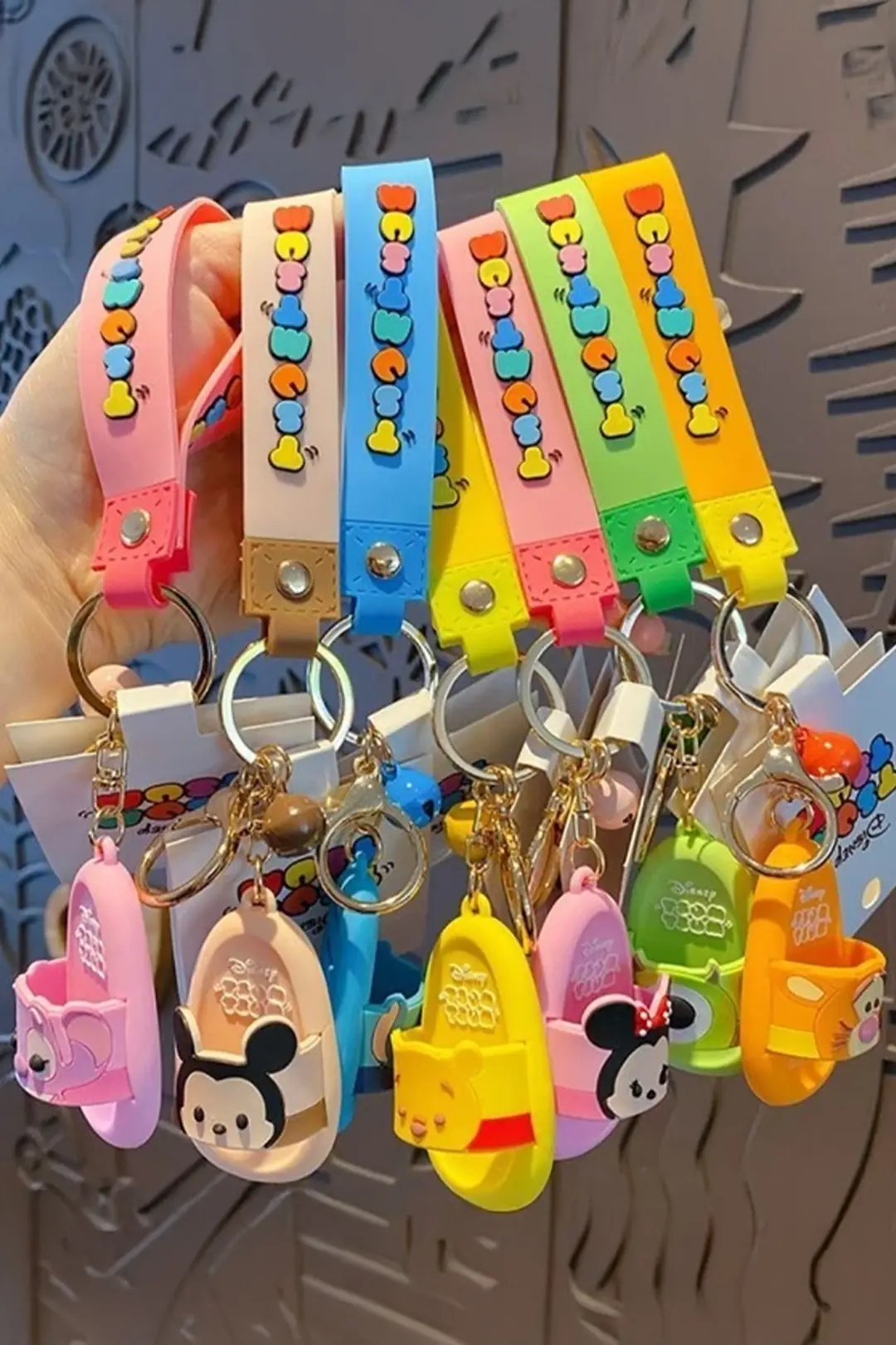 Disney Lisanslı Tsum Tsum Serisi Mini Terlik Figürlü Silikon Çanta Süsü ve Anahtarlık