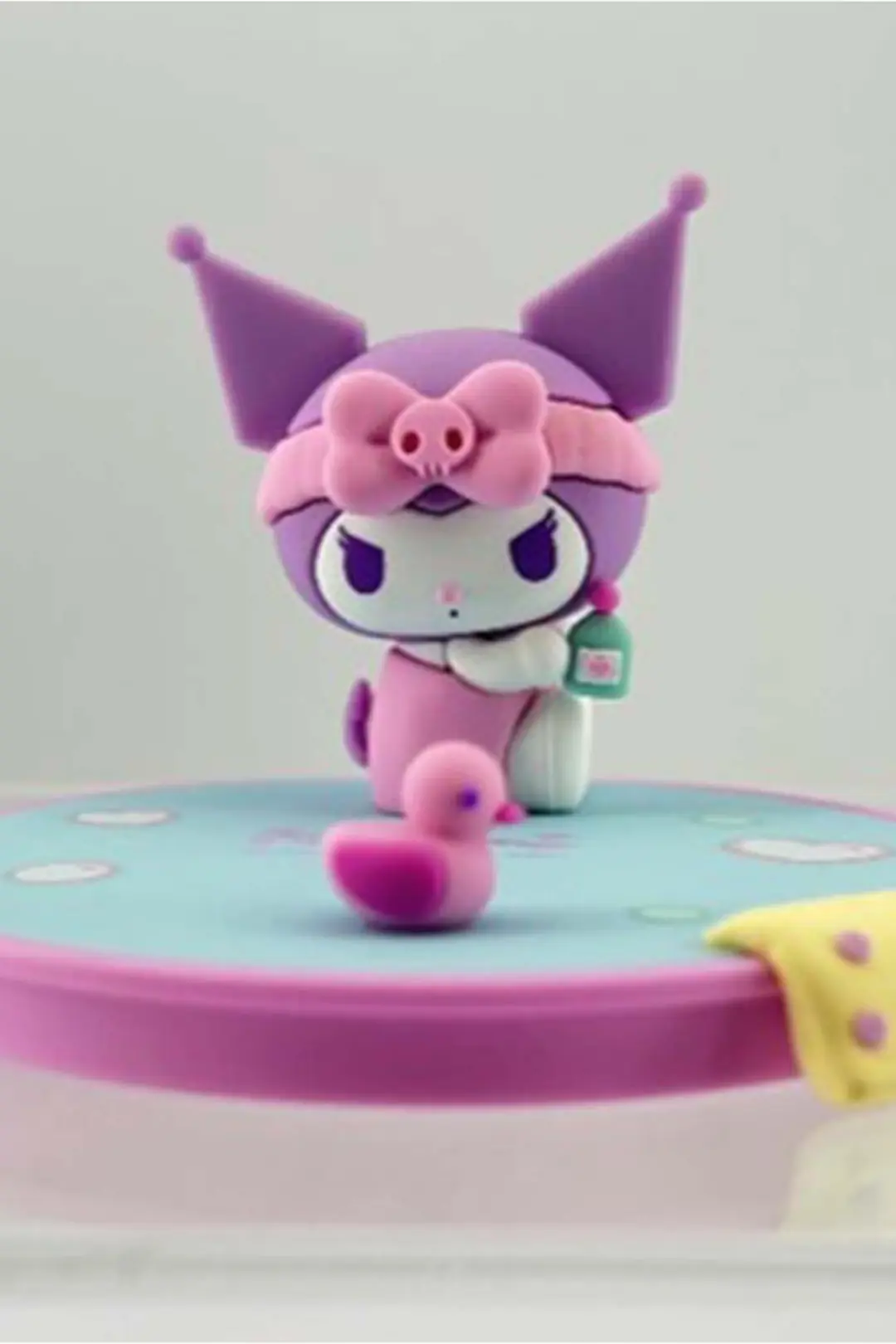Sanrio Lisanslı Banyo Serisi Kuromi Masa Üstü Telefon ve Tablet Tutucu
