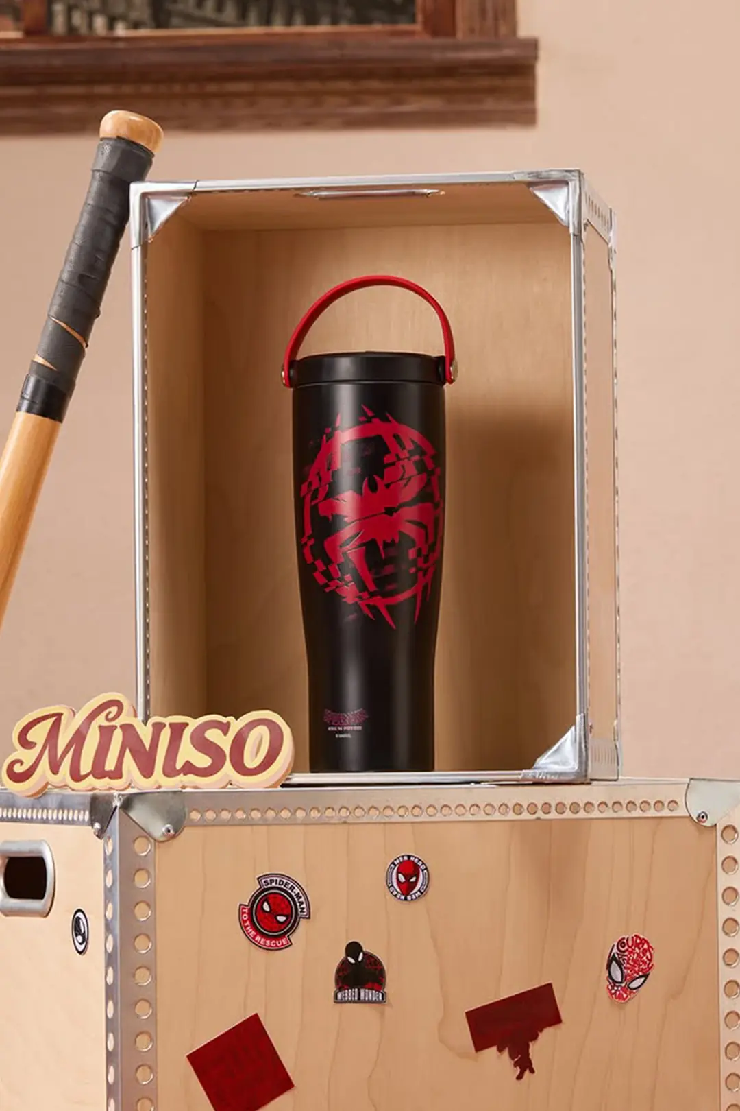 Marvel Lisanslı Spider-Man Saplı Büyük Kapasiteli Termos 27,3 Cm – Pipetli Tasarım