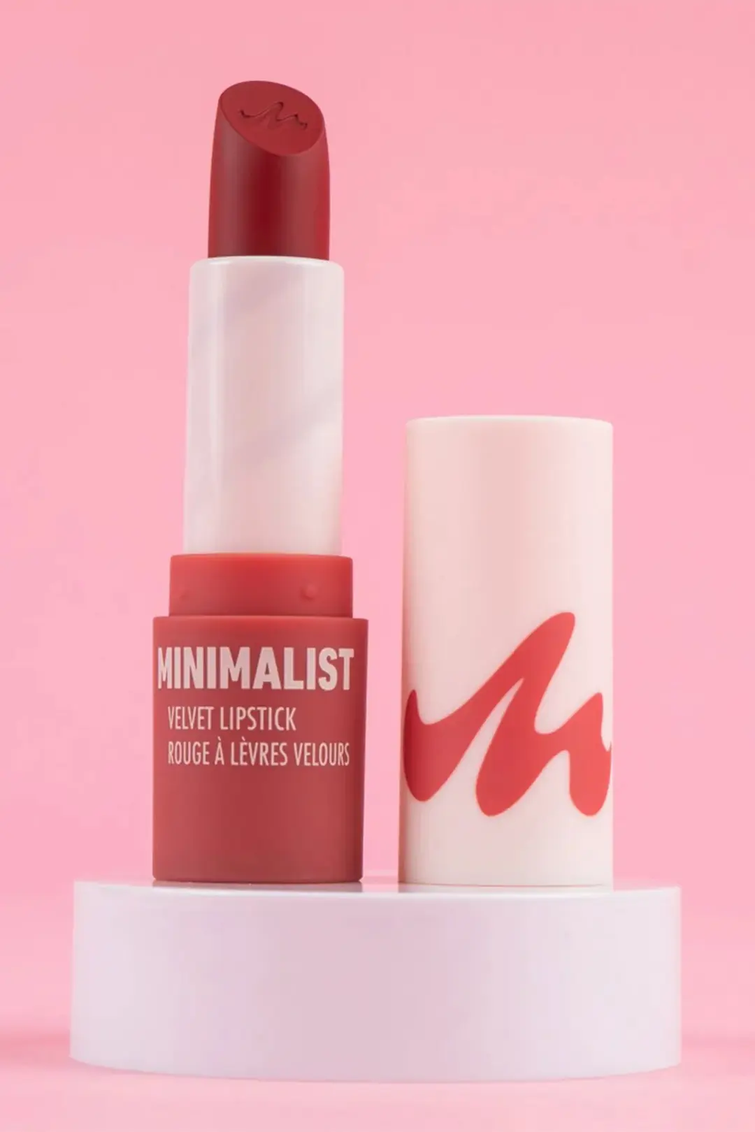 Miniso Lisanslı Minimalist Serisi Kadife Mat Ruj No 02 - Sıcak Kırmızımsı Tonu ve Pürüzsüz Dudak Renklendirici