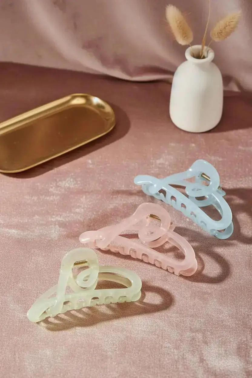 Miniso Lisanslı Basic Serisi Kıskaç Toka (C) – 14 Cm Büyük Boy & Hafif Tasarım Saç Tokası