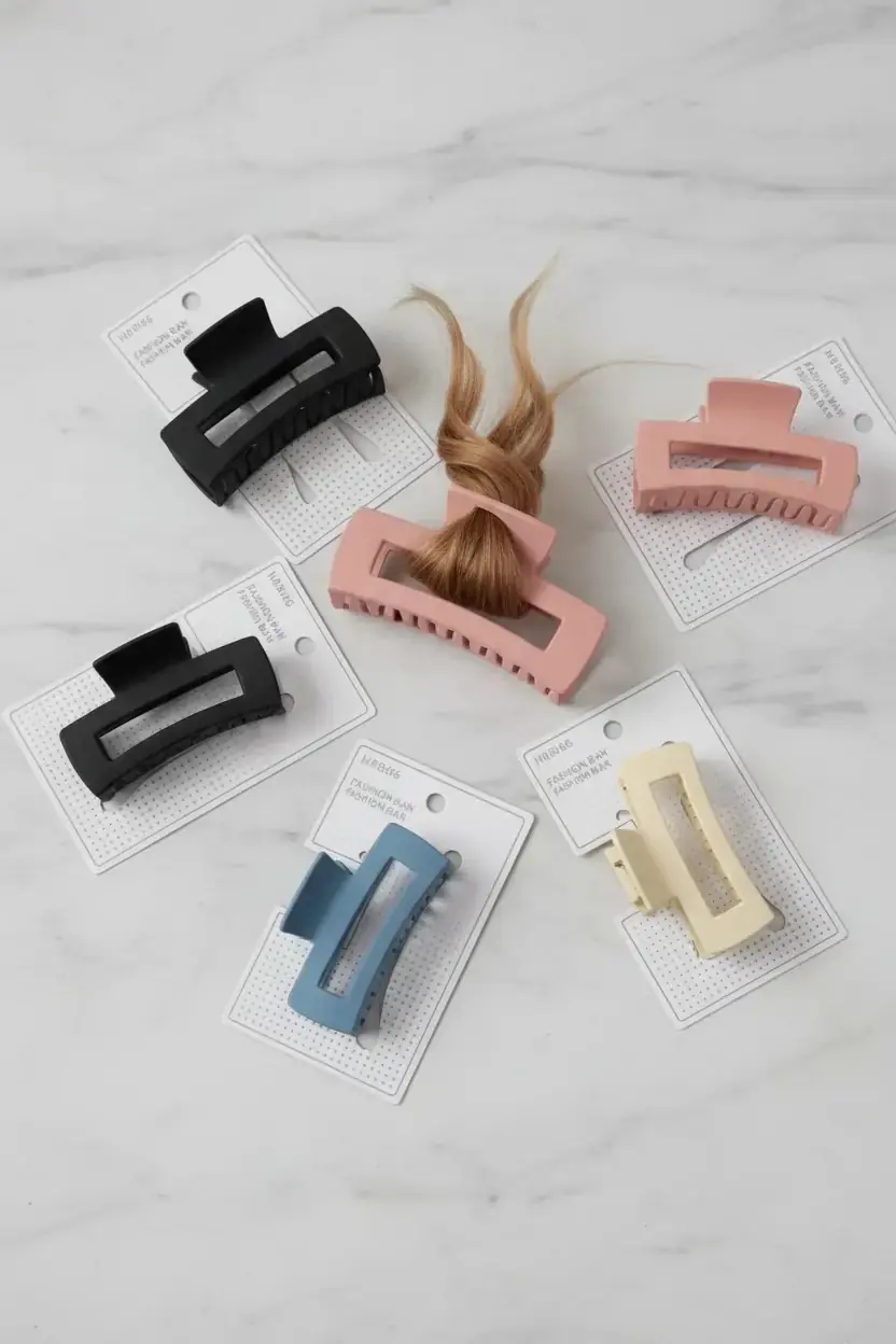 Miniso Lisanslı Dikdörtgen Kıskaçlı Toka 9 Cm – Modern Tasarım Sağlam Tutuşlu Saç Aksesuarı