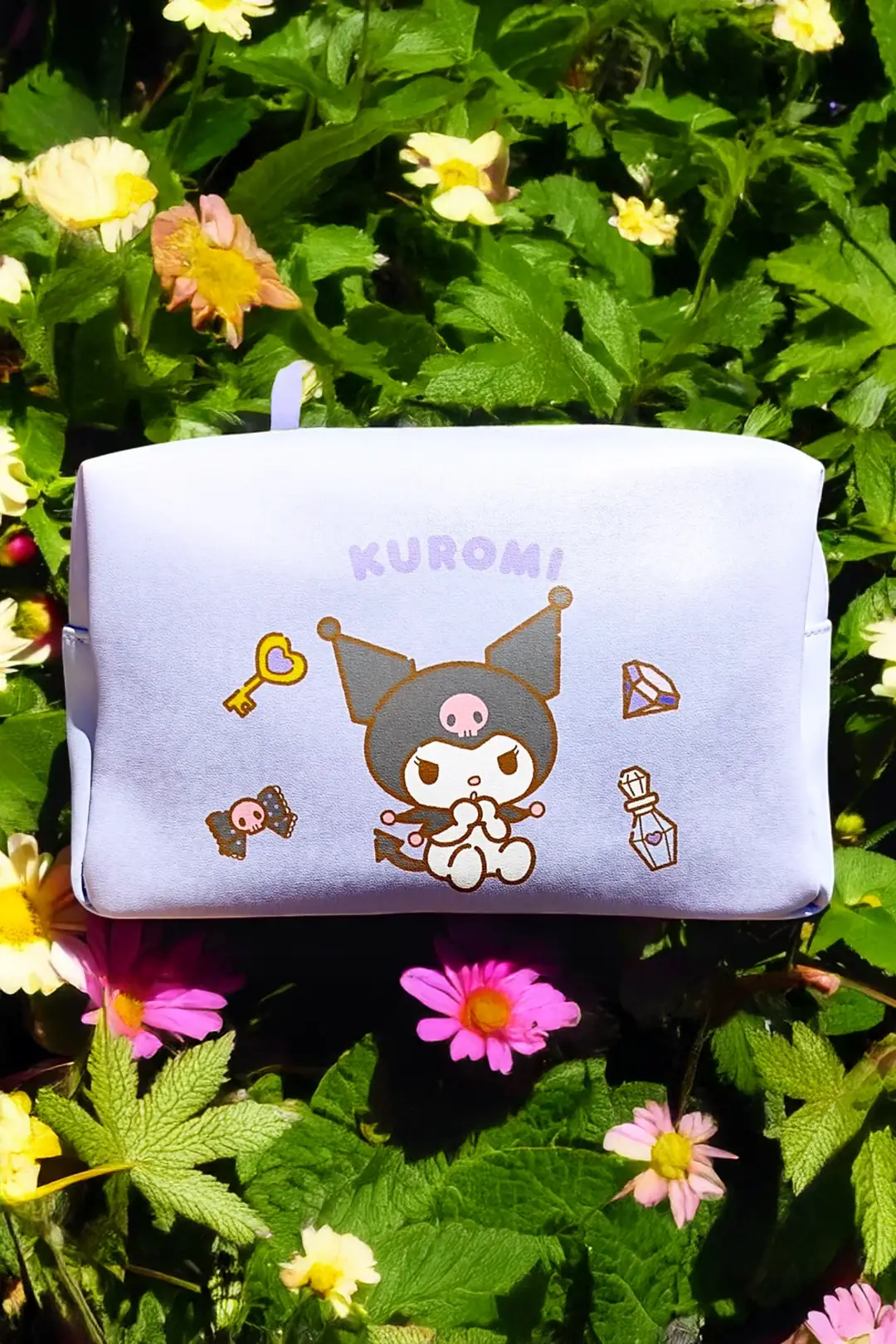 Sanrio Lisanslı Kuromi Büyük Kapasiteli Kare Kozmetik Çantası – Geniş İç Hacimli Seyahat ve Makyaj Çantası 20 Cm
