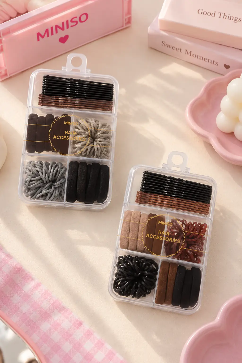 Miniso Lisanslı Basic Saç Klipsi ve Lastik Bant Seti – Şeffaf Kutulu Çok Amaçlı Toka Seti