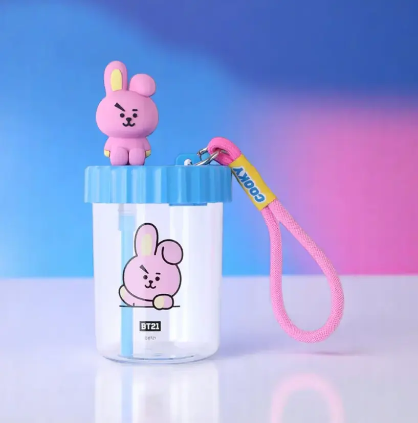 BT21 Lisanslı Cooky Süslemeli ve Askılı Plastik Pipetli Şişe 520 ML 18,8 Cm