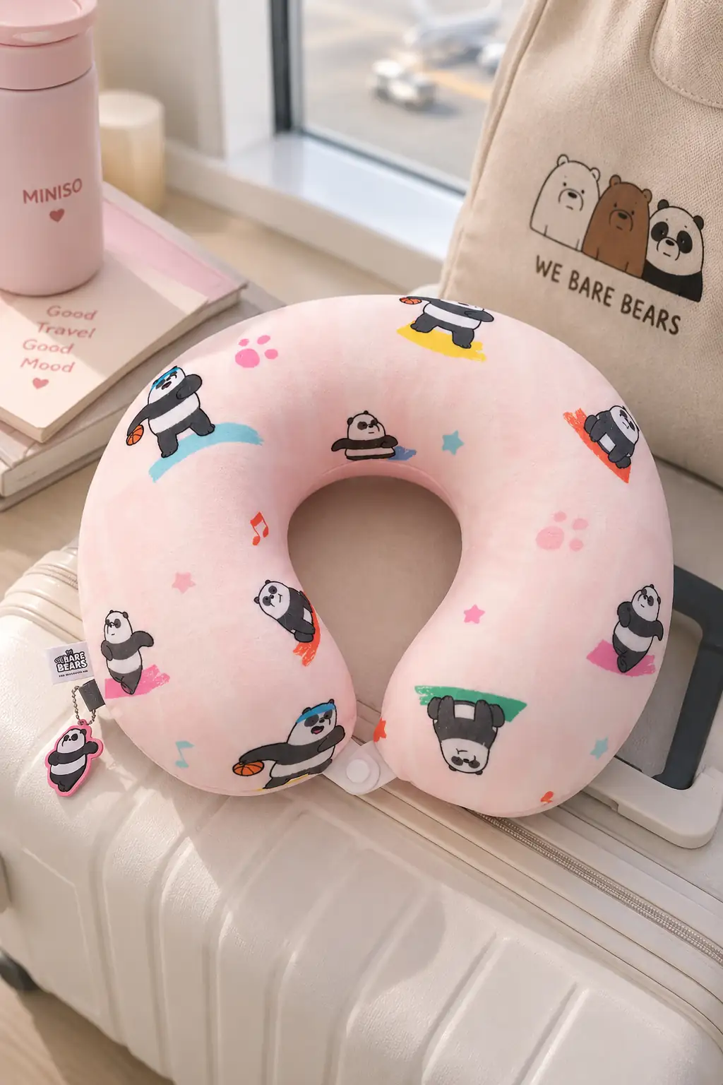 We Bare Bears Lisanslı Panda Boyun Yastığı - Klipsli Yumuşak Dokulu Pembe Seyahat Yastığı