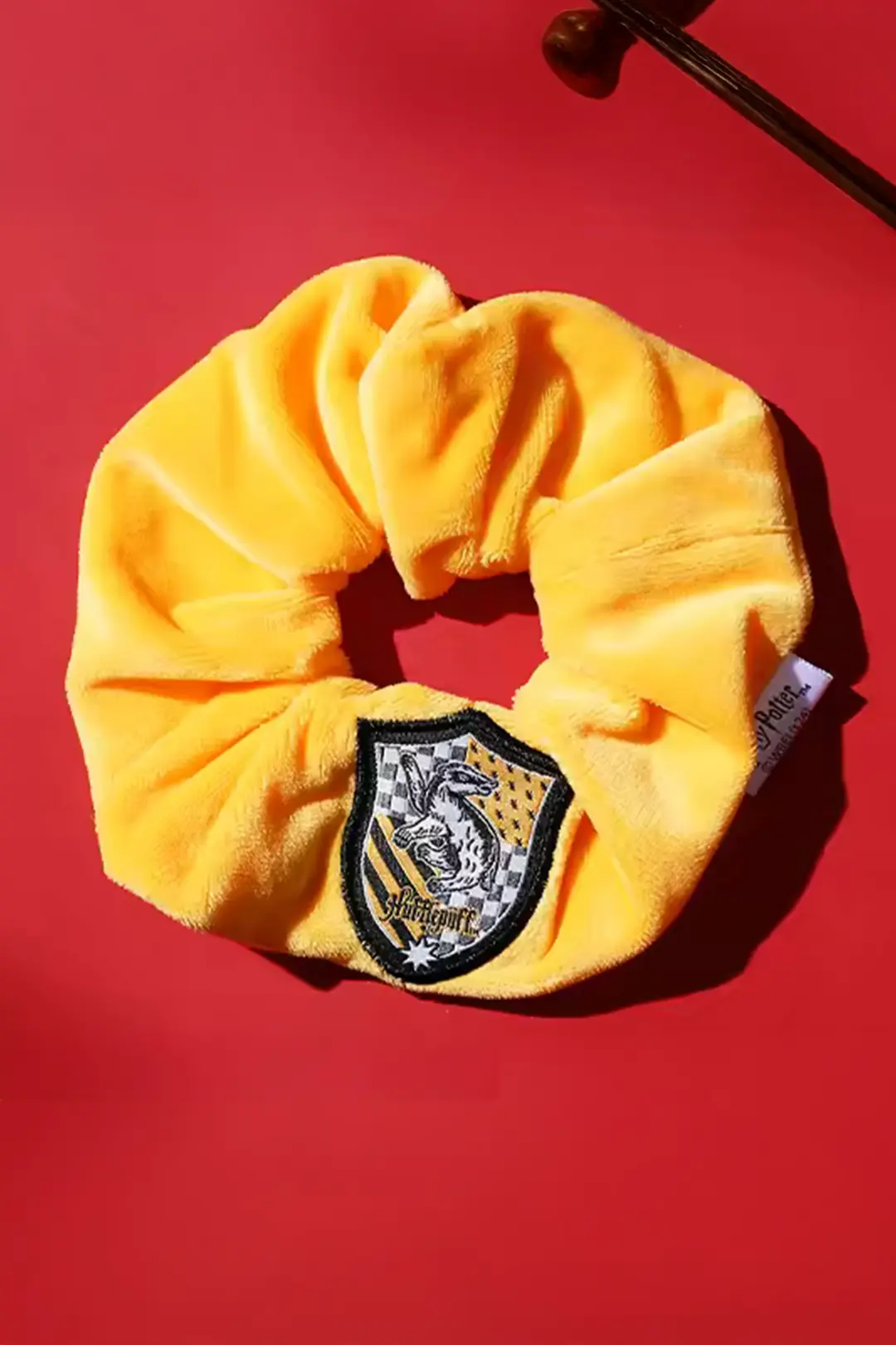 Harry Potter Lisanslı Hufflepuff Rozetli Saç Lastiği – Zarif Tasarımlı Dayanıklı Polyester ve Kauçuk Toka Aksesuarı 12 Cm