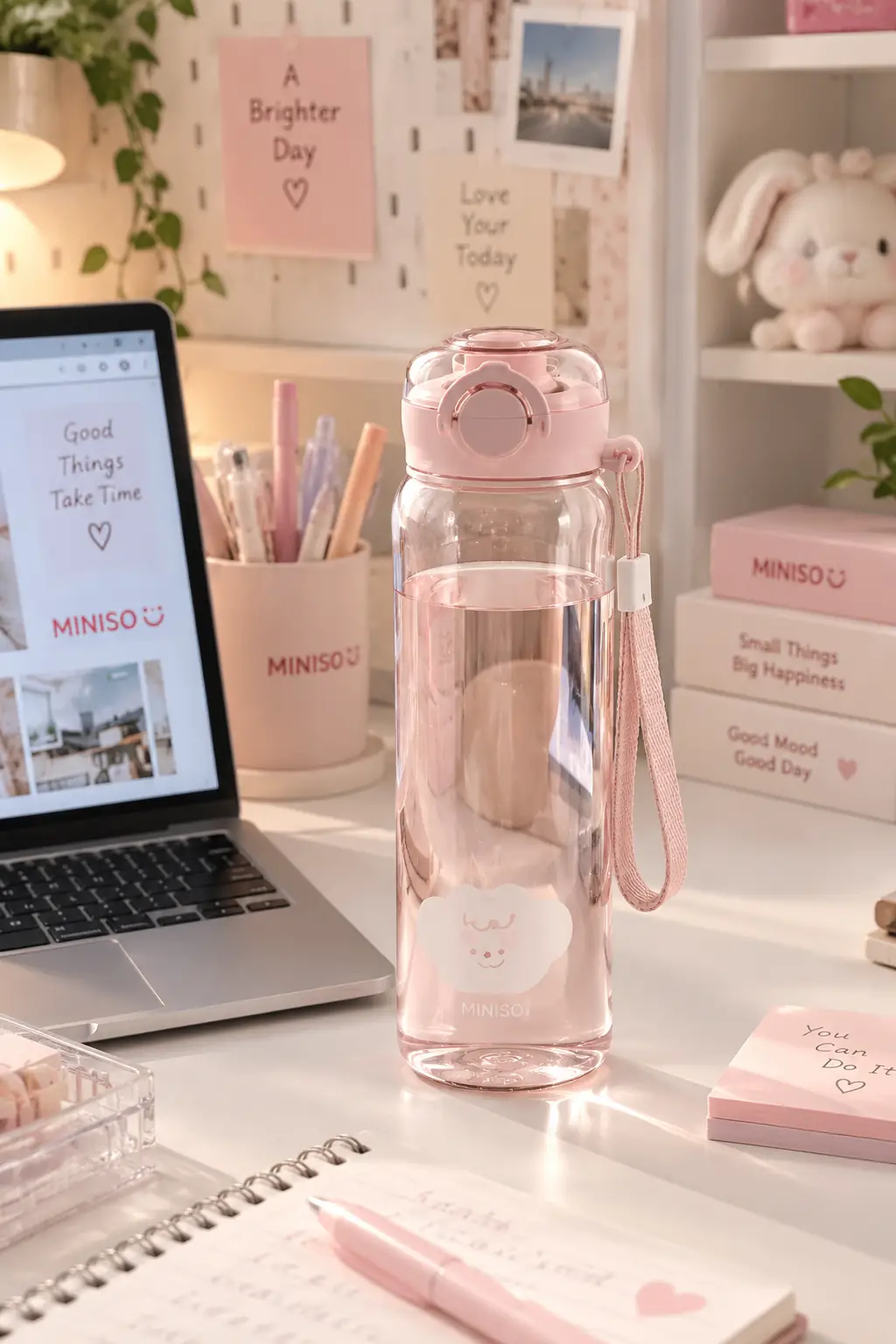 Miniso Lisanslı Hayvan Serisi Kapaklı Plastik Şişe Pembe 620 Ml – Kayışlı