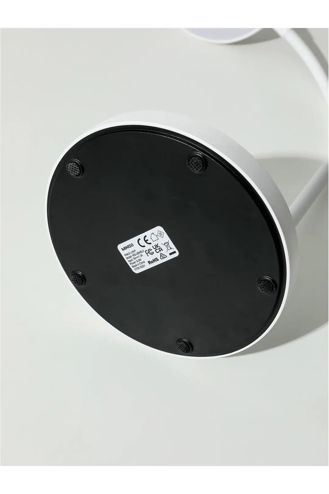 Miniso Lisanslı Yuvarlak Başlıklı Masa Lambası – 3 Kademeli Şarjlı Çalışma Lambası 43 Cm