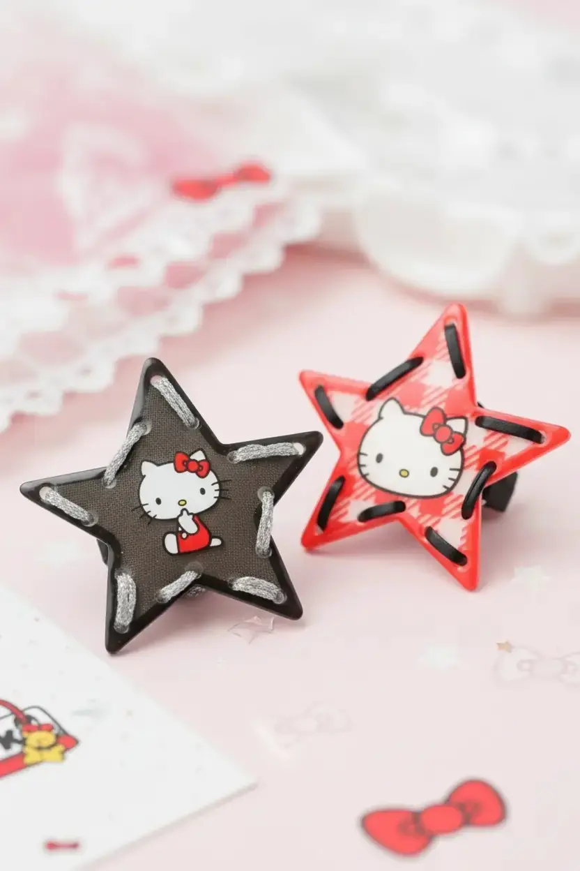Hello Kitty Lisanslı Saç Tokası – Yıldız Formlu & İkonik Figürlü Toka